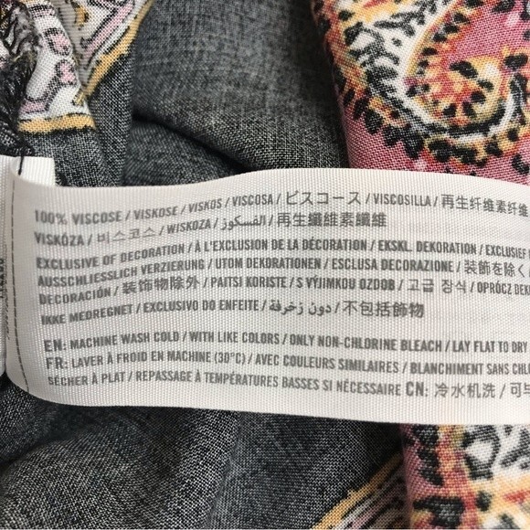 Abercrombie & Fitch Boho Split V Neck Black Red Paisley Border Print Blouse Med - Picture 10 of 11